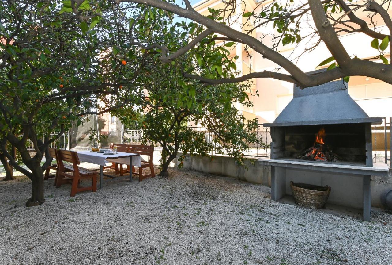 Holiday House Vukman Trogir Exteriör bild
