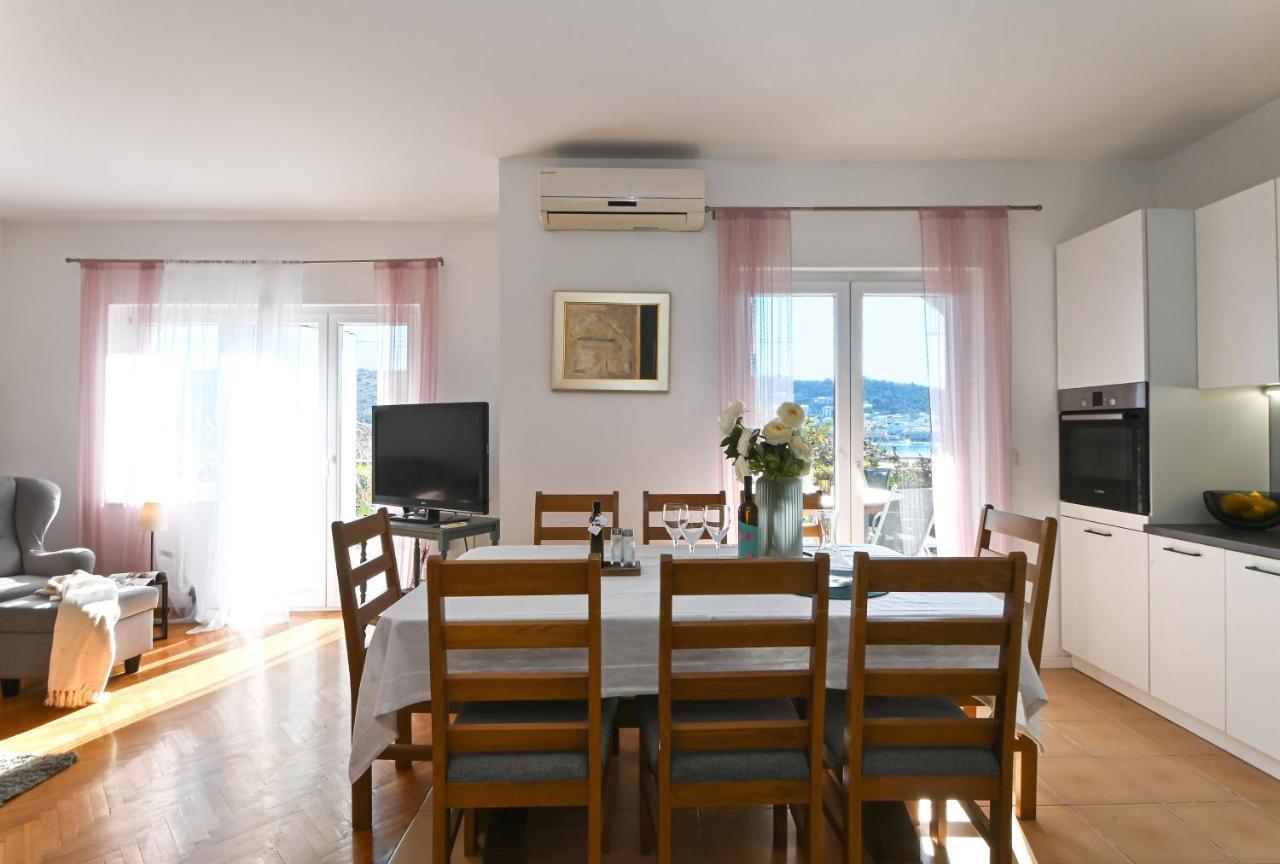 Holiday House Vukman Trogir Exteriör bild