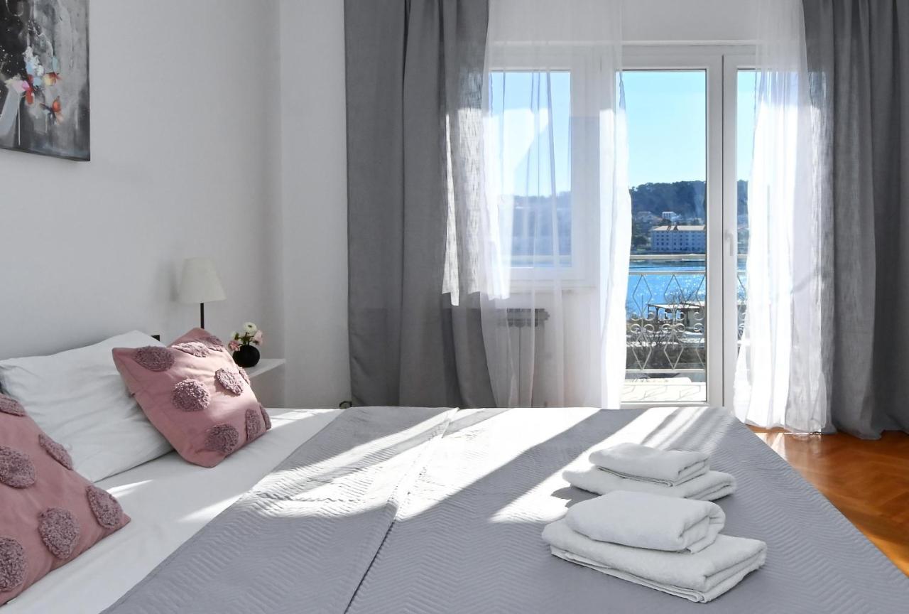 Holiday House Vukman Trogir Exteriör bild